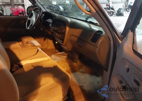 2002 Toyota Tundra Sr5 V8 z USA, uszkodzony, nr VIN 5TBRT34132S304967